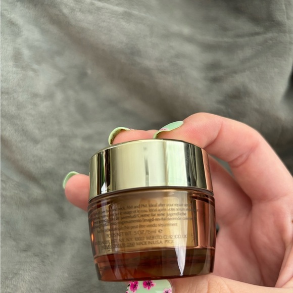 Estee Lauder Revitalizing Supreme Cream and Advanced Night Repair Set - Picture 3 of 3